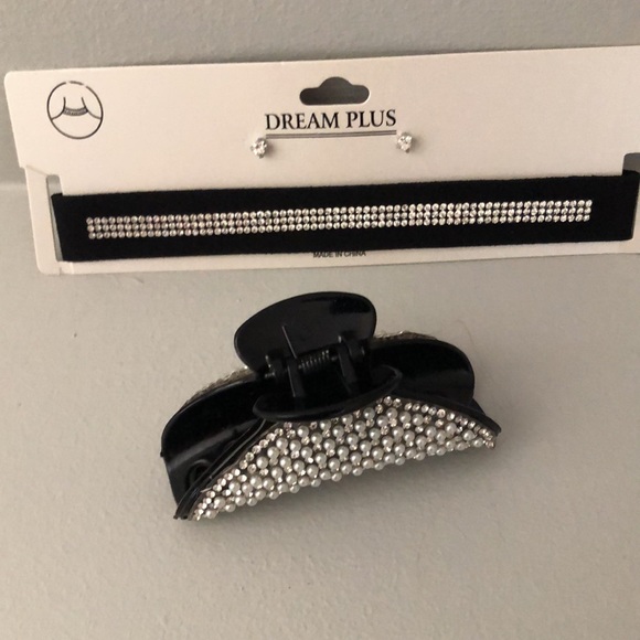 DREAM PLUS Jewelry - Necklace Choker